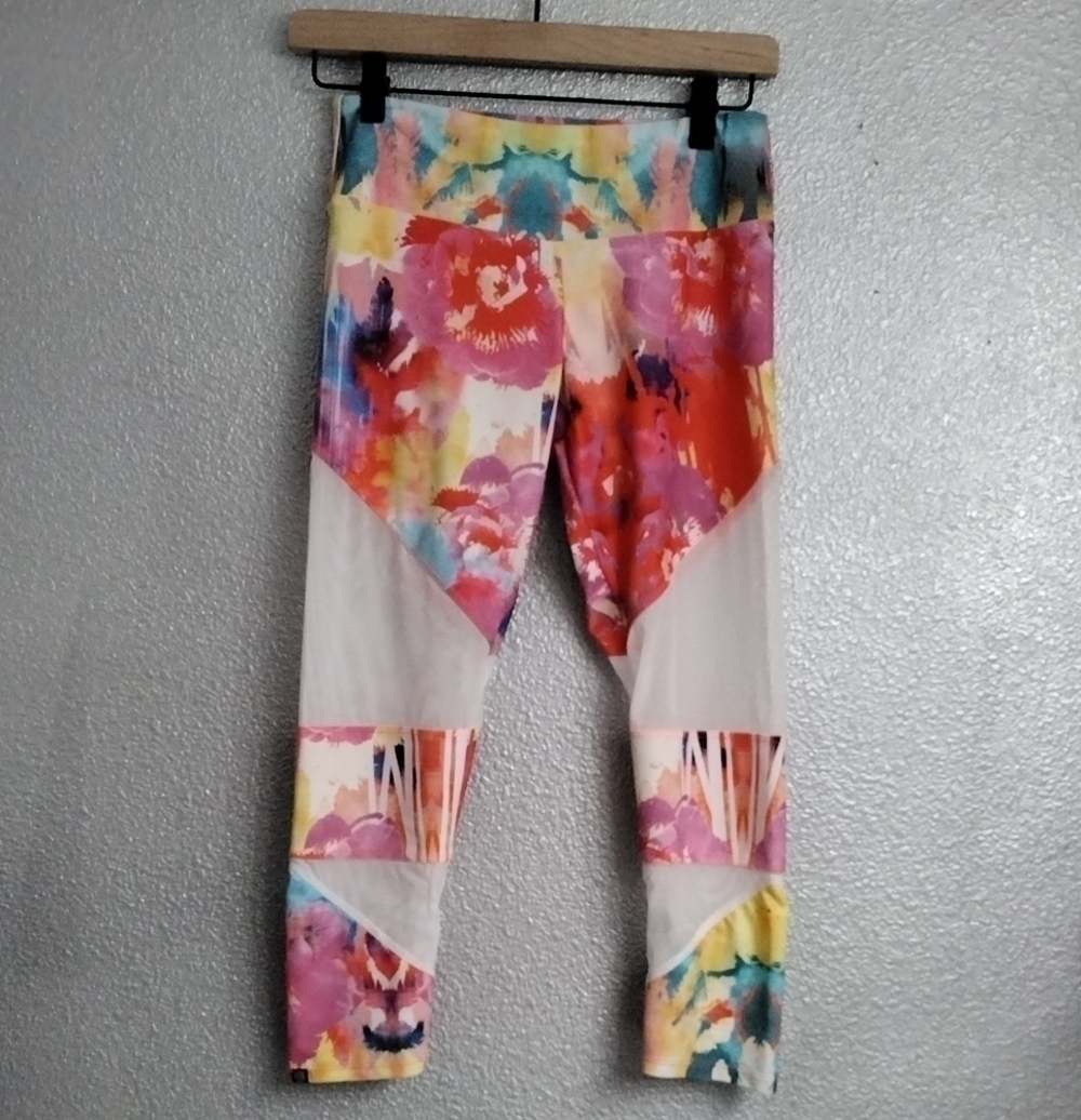 Onzie Capri Leggings Size S/M